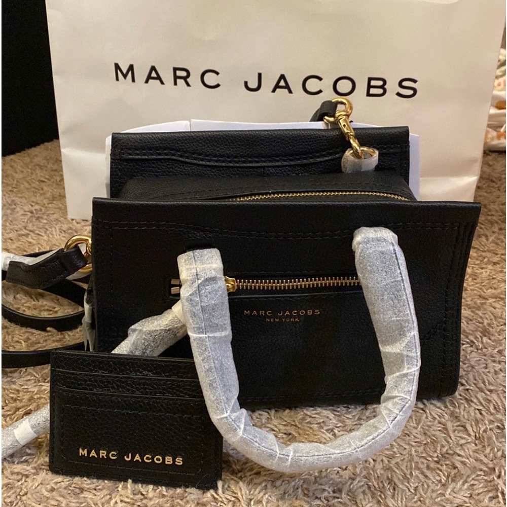 Marc Jacobs Cruiser crossbody.  small purse & card holder